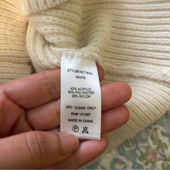 ASTR The Label Romina Ribbed Sweater small - Picture 5 of 14